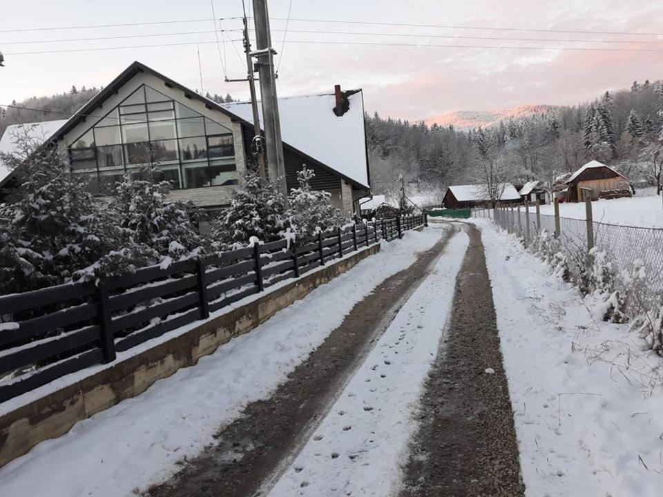 Pension Piriu' Morii Gura Humorului Eksteriør bilde